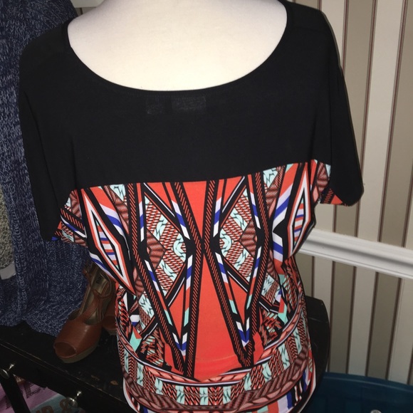 Beautiful blouse - Picture 2 of 3